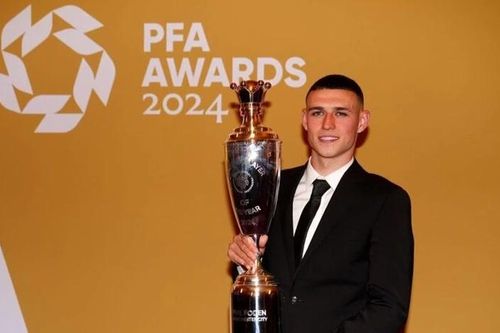 Phil Foden hoàn tất trọn bộ giải thưởng cá nhân