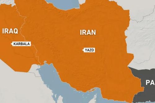 Lật xe buýt chở người hành hương ở Iran, 51 người thương vong