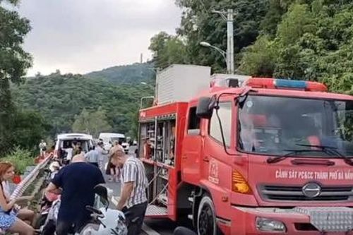 Nữ du khách nước ngoài mắc kẹt dưới gầm xe sau tai nạn ở bán đảo Sơn Trà