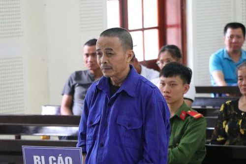 Truy sát hàng xóm vì con vịt què