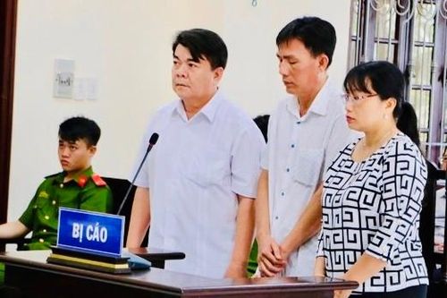 Hưởng chính sách khoan hồng đặc biệt, cựu giám đốc CDC Hậu Giang và 2 thuộc cấp được miễn hình phạt