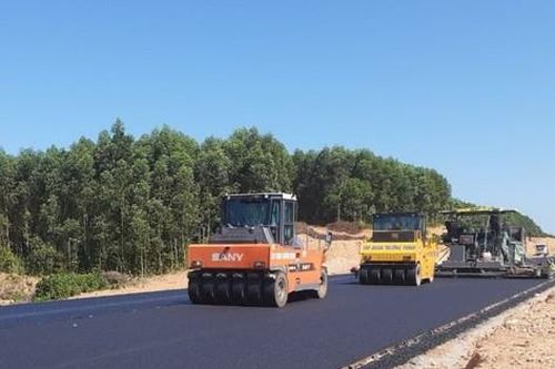 Cao tốc Vạn Ninh - Cam Lộ đặt mục tiêu 'cán đích' trước 6 tháng