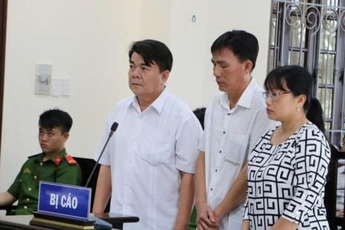 Cựu giám đốc CDC Hậu Giang cùng hai thuộc cấp liên quan Công ty Việt Á được miễn hình phạt