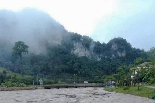 Một phụ nữ tử vong do bị lũ cuốn trôi