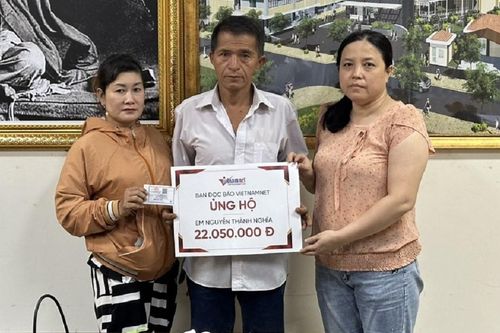 Báo VietNamNet tiếp tục trao hơn 62 triệu đồng đến 3 bệnh nhân khó khăn