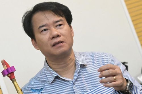 Cái bắt tay giữa 'nhạc sĩ khó tính nhất Việt Nam' và nhạc trưởng sinh năm 1997