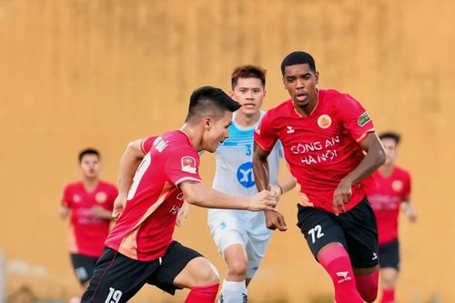 Chiêm ngưỡng cúp vô địch các CLB Đông Nam Á tại Hà Nội