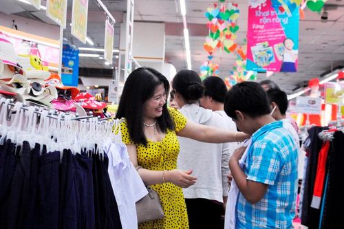 TP Hồ Chí Minh: Nhiều mặt hàng được bình ổn giá dịp đầu năm học 2024 - 2025