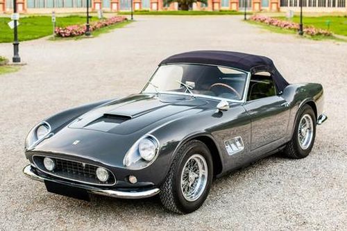 Cận cảnh siêu xe Ferrari có giá hơn 400 tỷ đồng