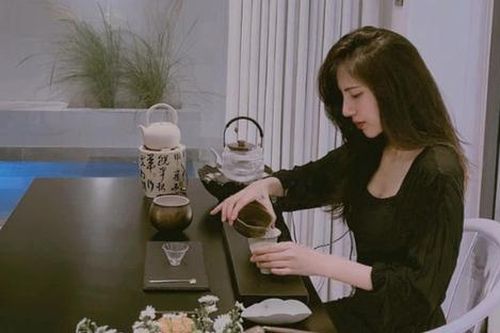 Những lần hiếm hoi Thủy Tiên khoe biệt thự tiền tỷ sau khi 'đập đi xây lại'