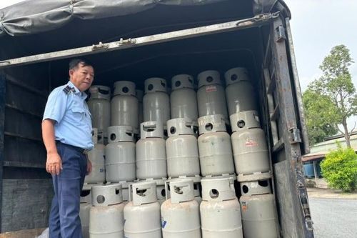 Long An: Tạm giữ gần 1.000 vỏ LPG của các nhãn hiệu lớn, nghi chiếm dụng trái phép