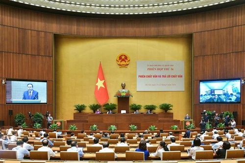 Phiên họp thứ 36 của Ủy ban Thường vụ Quốc hội: Chất vấn và trả lời chất vấn đối với 2 nhóm vấn đề