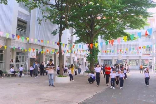 Gần 56 ngàn học sinh lớp 1 hân hoan tựu trường