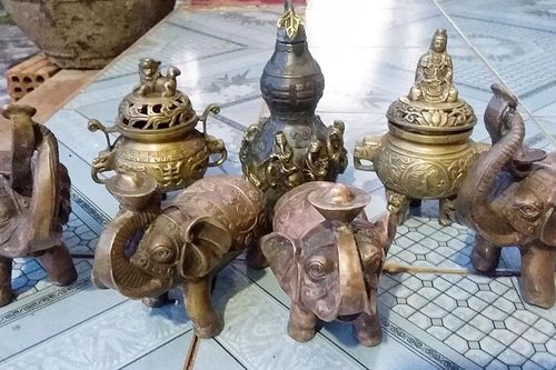 Cảnh giác với chiêu trò lừa bán đồ giả cổ