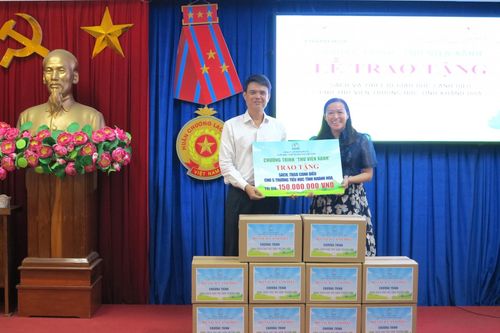 Công ty Cổ phần Đầu tư Xuất bản - Thiết bị Giáo dục Việt Nam: Trao tặng 'thư viện xanh' cho 5 trường tiểu học tại Khánh Hòa