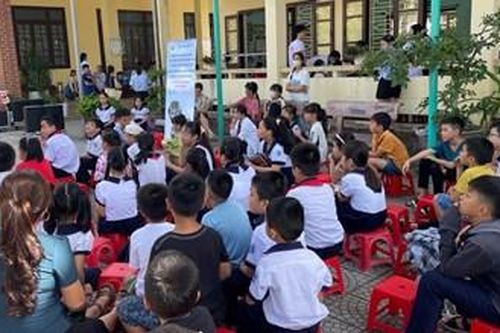 Khám và điều trị nha khoa miễn phí cho 2.500 trẻ vùng cao Nam Đông