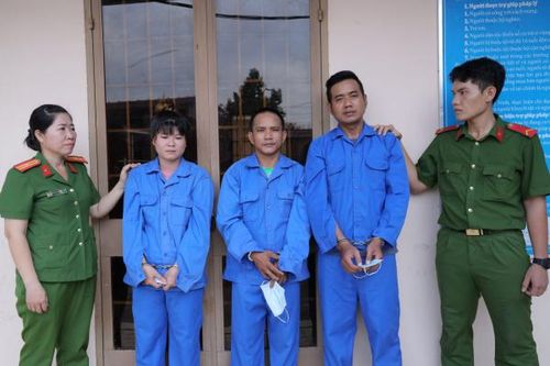 Nhóm nam, nữ 'mở tiệc' ma túy, manh động chống trả lực lượng vây bắt