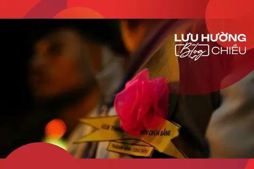 Bông hồng đỏ gửi mẹ kính yêu