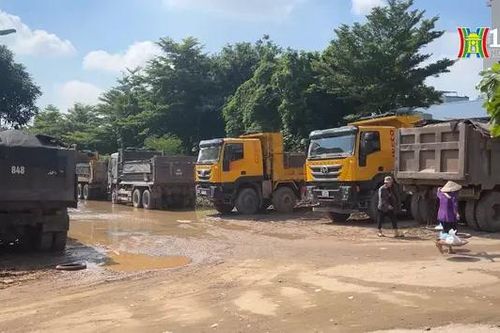 Rác phế thải bủa vây khu đô thị hiện đại