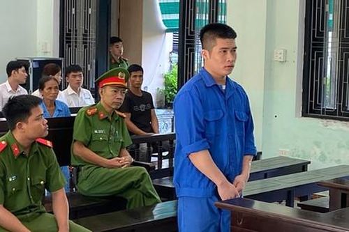 Mâu thuẫn lúc ăn nhậu, hát karaoke, dùng cây sắt đánh bạn trọng thương