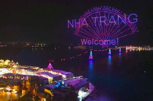 Khách Hàn, Trung đổ về Nha Trang, du lịch và bán lẻ tăng trưởng mạnh mẽ