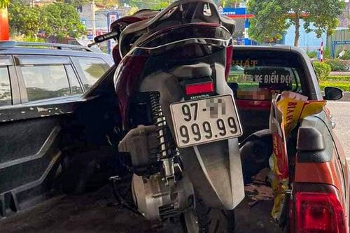 Công an vào cuộc vụ Huấn Hoa Hồng tranh chấp biển số ngũ quý 9