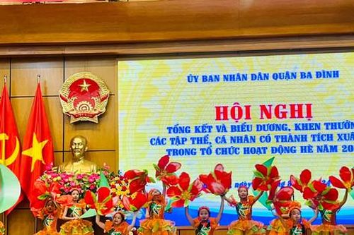 Khen thưởng 30 tập thể, cá nhân có thành tích xuất sắc tổ chức các hoạt động hè