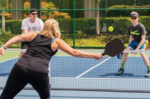 Trào lưu chơi pickleball, cần lưu ý gì để đảm bảo an toàn?