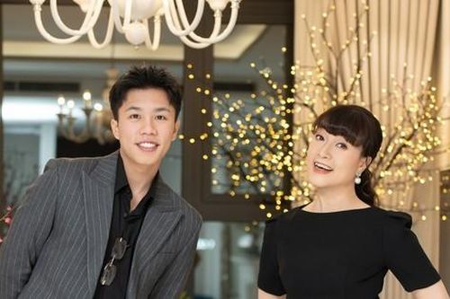 Trên phim 'Đi Giữa Trời Rực Rỡ' là thiếu gia, ngoài đời Long Vũ giàu cỡ nào?