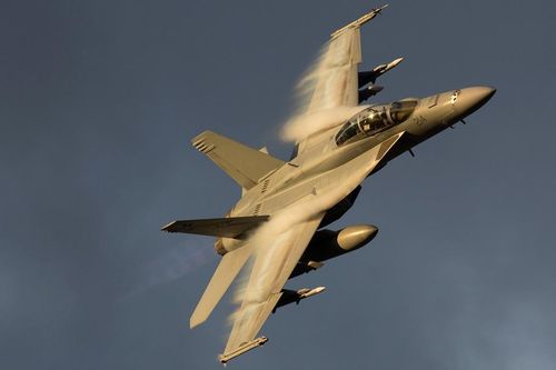 Nga cáo buộc tiêm kích hạm Mỹ 'áp sát nguy hiểm' vận tải cơ An-30 tại Syria