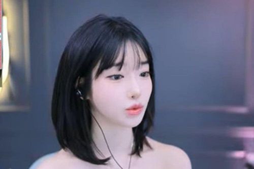 Bê bối của show thực tế Hàn Quốc để người chơi khoe thân phản cảm