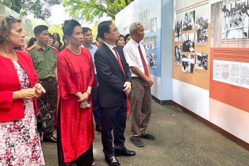 Kỷ niệm 55 năm bảo tồn và phát huy giá trị Khu Di tích Chủ tịch Hồ Chí Minh tại Phủ Chủ tịch