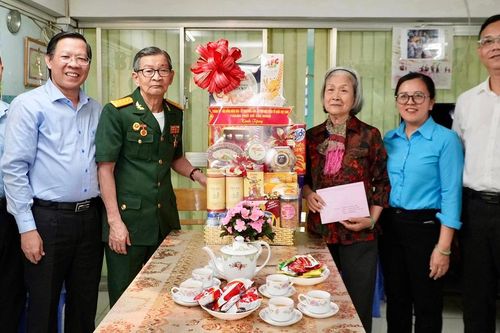 Chăm lo chu đáo đời sống vật chất, tinh thần người có công