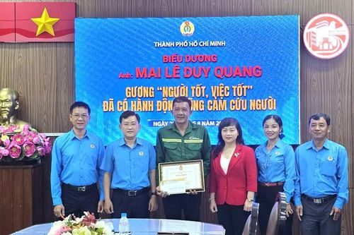 Tiếp tục khen thưởng cá nhân dũng cảm cứu người trong vụ tai nạn ở cầu Phú Mỹ