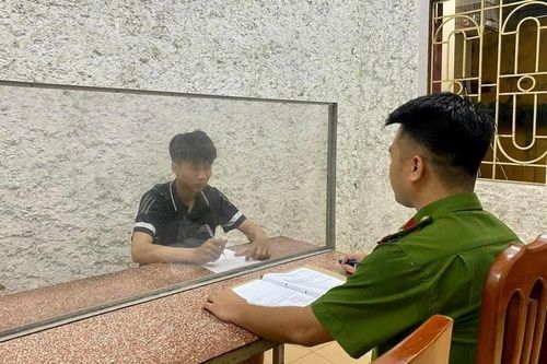 Lĩnh án 6 tháng tù vì bỏ chạy, đâm xe vào công an
