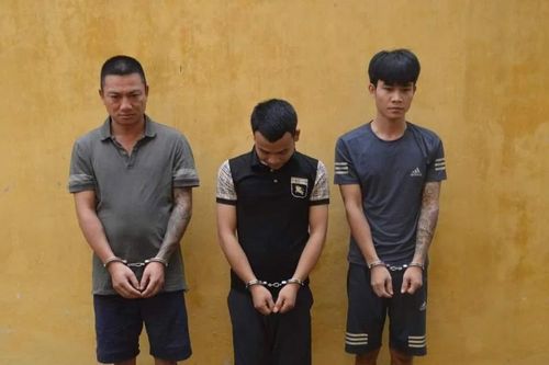 Khởi tố 4 đối tượng mua bán ma túy