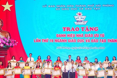 Hải Phòng: Khen thưởng nhiều tập thể, cá nhân có thành tích xuất sắc năm học 2023 - 2024