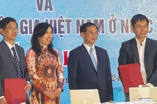 Nhiều thỏa thuận hợp tác được ký kết giữa các đơn vị trong nước và tổ chức người Việt Nam ở nước ngoài