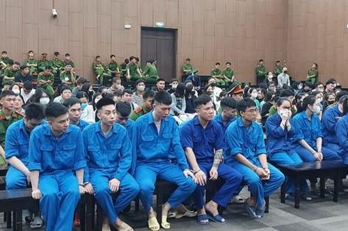 'Ông trùm' đường dây cho vay lãi nặng người Trung Quốc bỏ trốn, 135 đồng phạm hầu tòa