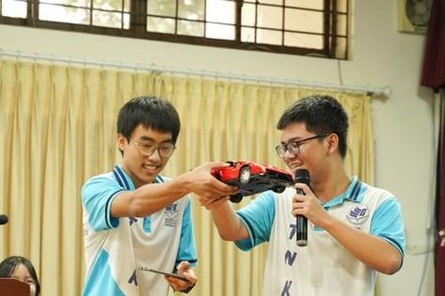 Trường chuyên của TPHCM cho học sinh học tín chỉ đại học