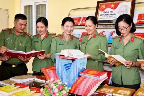 Trưng bày, giới thiệu sách của cố Tổng Bí thư Nguyễn Phú Trọng