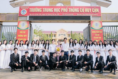 Lớp học miền núi có 100% thí sinh đậu NV1, có trường top đầu cả nước