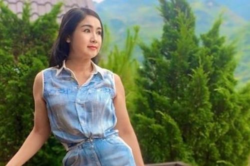 NSND Thu Hà U60 vẫn trẻ đẹp không ngờ, hoa hậu Đỗ Mỹ Linh nóng bỏng