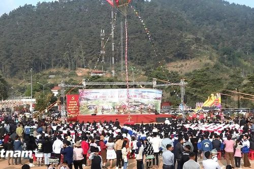 Lễ hội Gầu Tào có ý nghĩa thế nào đối với đồng bào dân tộc Mông ở Yên Bái?