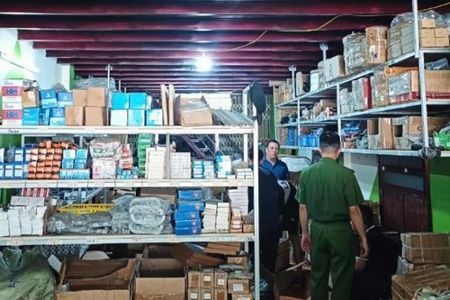 Quản lý thị trường phạt hành chính, tạm giữ hơn 5.000 phụ tùng ôtô nhập lậu