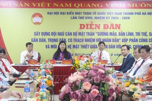 Xây dựng đội ngũ cán bộ Mặt trận gần dân, trọng dân, có trách nhiệm với nhân dân
