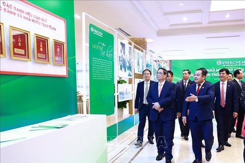 Thủ tướng dự Lễ kỷ niệm 55 năm Ngày truyền thống ngành Hóa chất Việt Nam