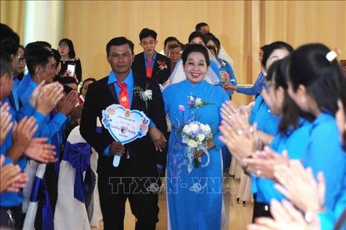 Cần Thơ: Ấm áp lễ cưới tập thể cho công nhân, người lao động