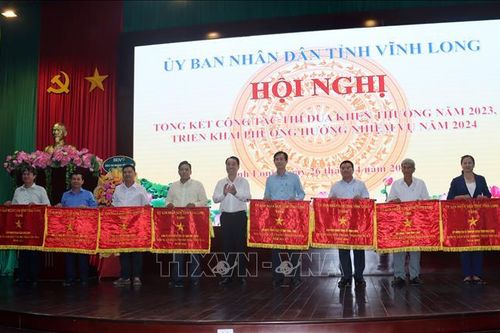 Gỡ vướng trong công tác thi đua, khen thưởng