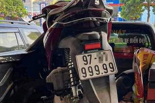 Công an vào cuộc vụ Huấn Hoa Hồng tranh chấp biển số ngũ quý 9